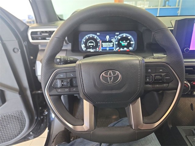 Used 2025 Toyota Tacoma TRD Off-Road image 14