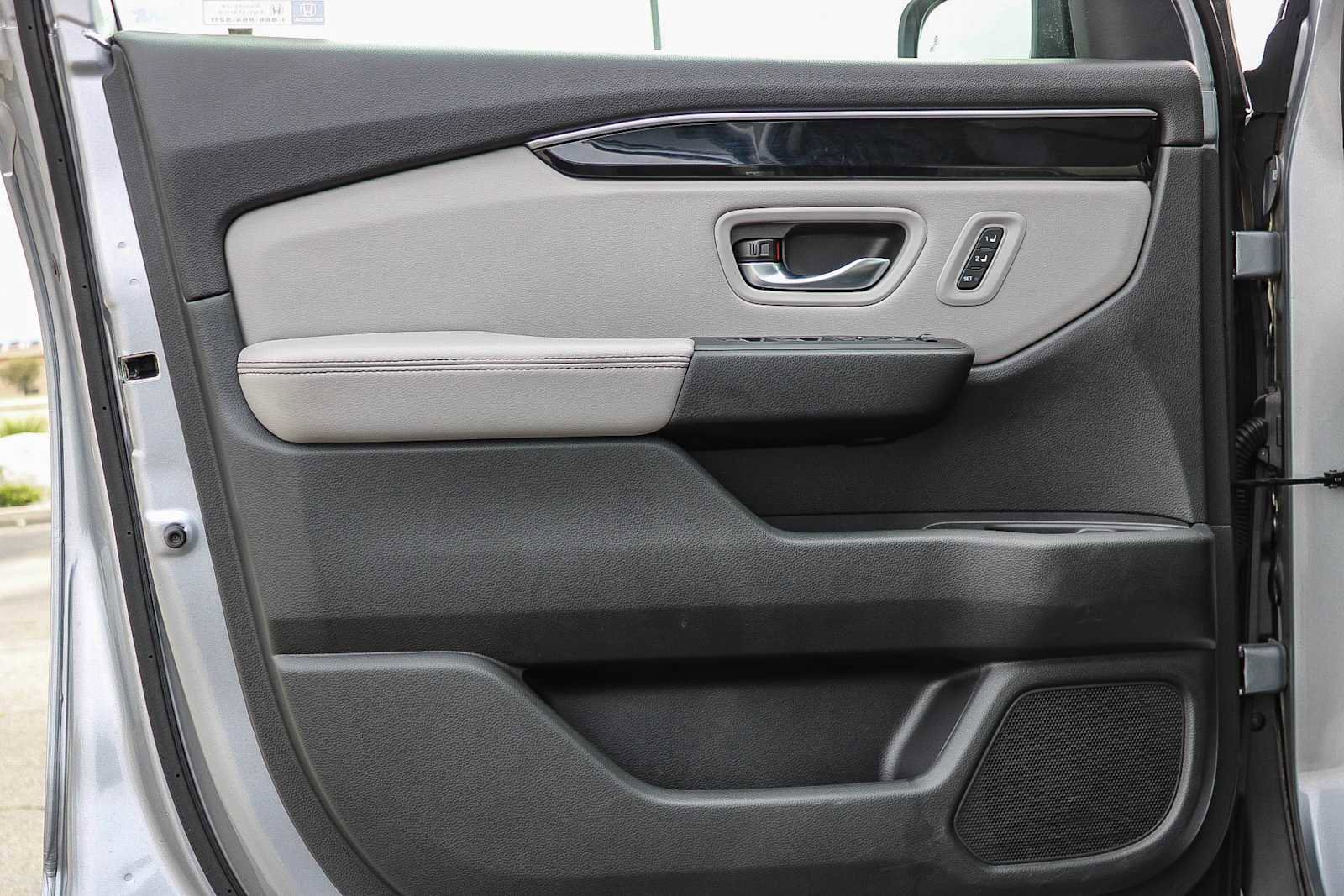 Certified 2025 Honda Pilot Touring image 22