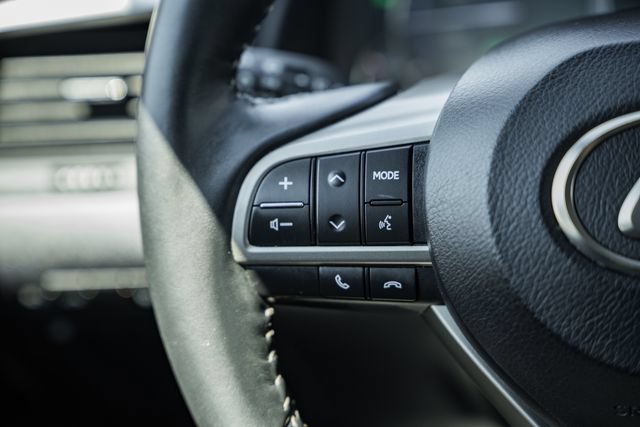 Used 2018 Lexus RX 450h AWD w/ Premium Package image 26