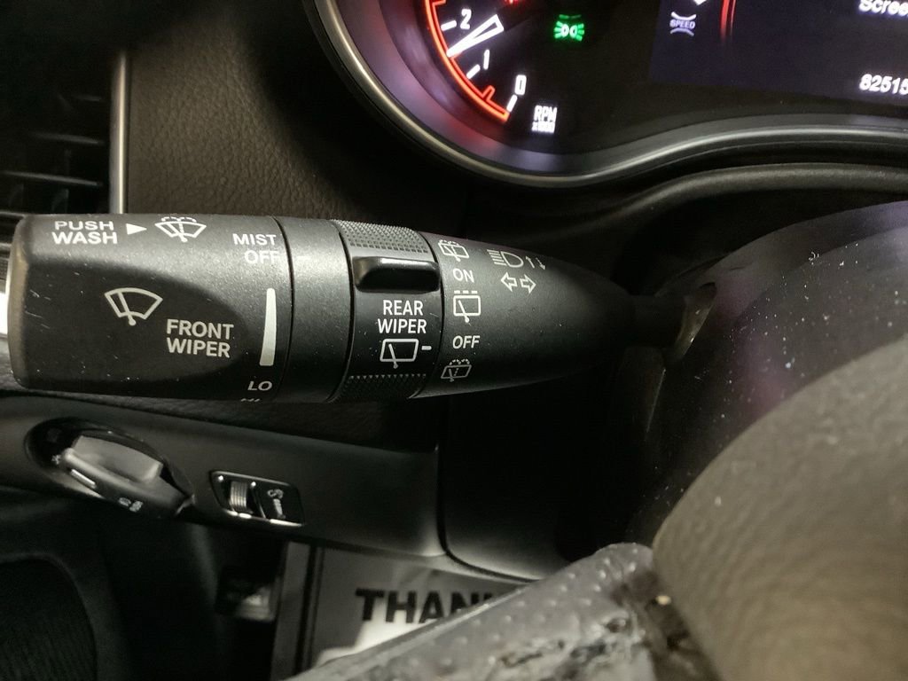 Used 2020 Dodge Durango SXT image 35