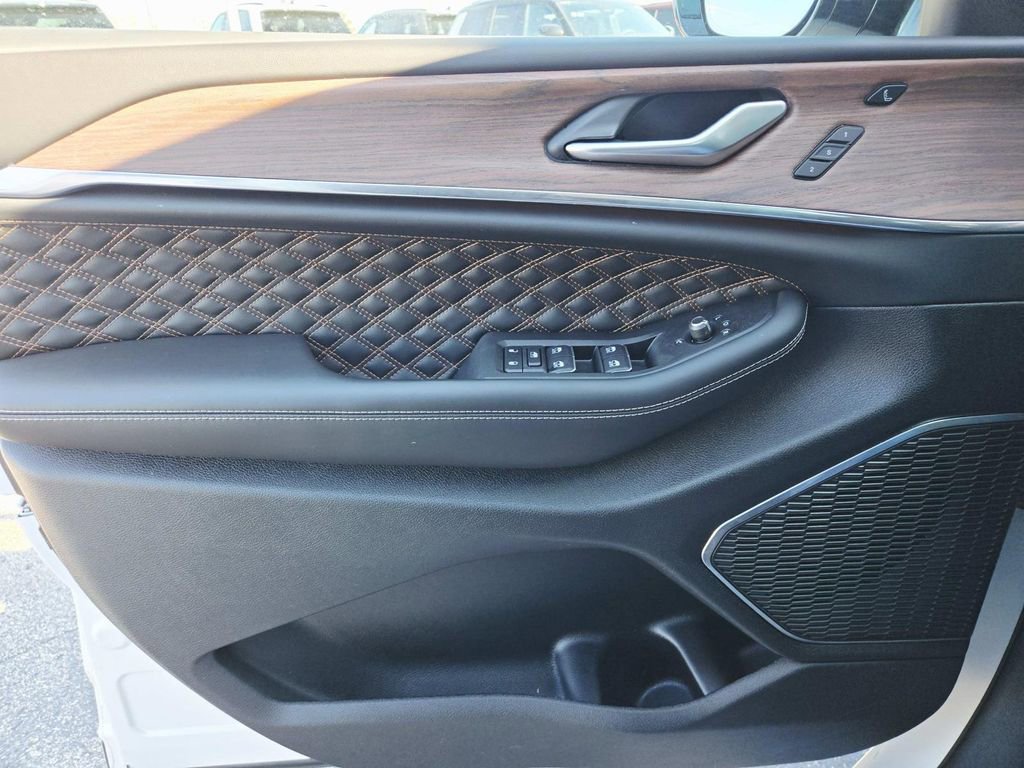 Used 2025 Jeep Grand Cherokee Summit w/ Adv Protech Group IV image 36