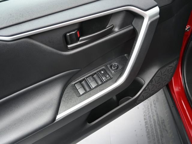 Certified 2025 Toyota RAV4 LE image 21