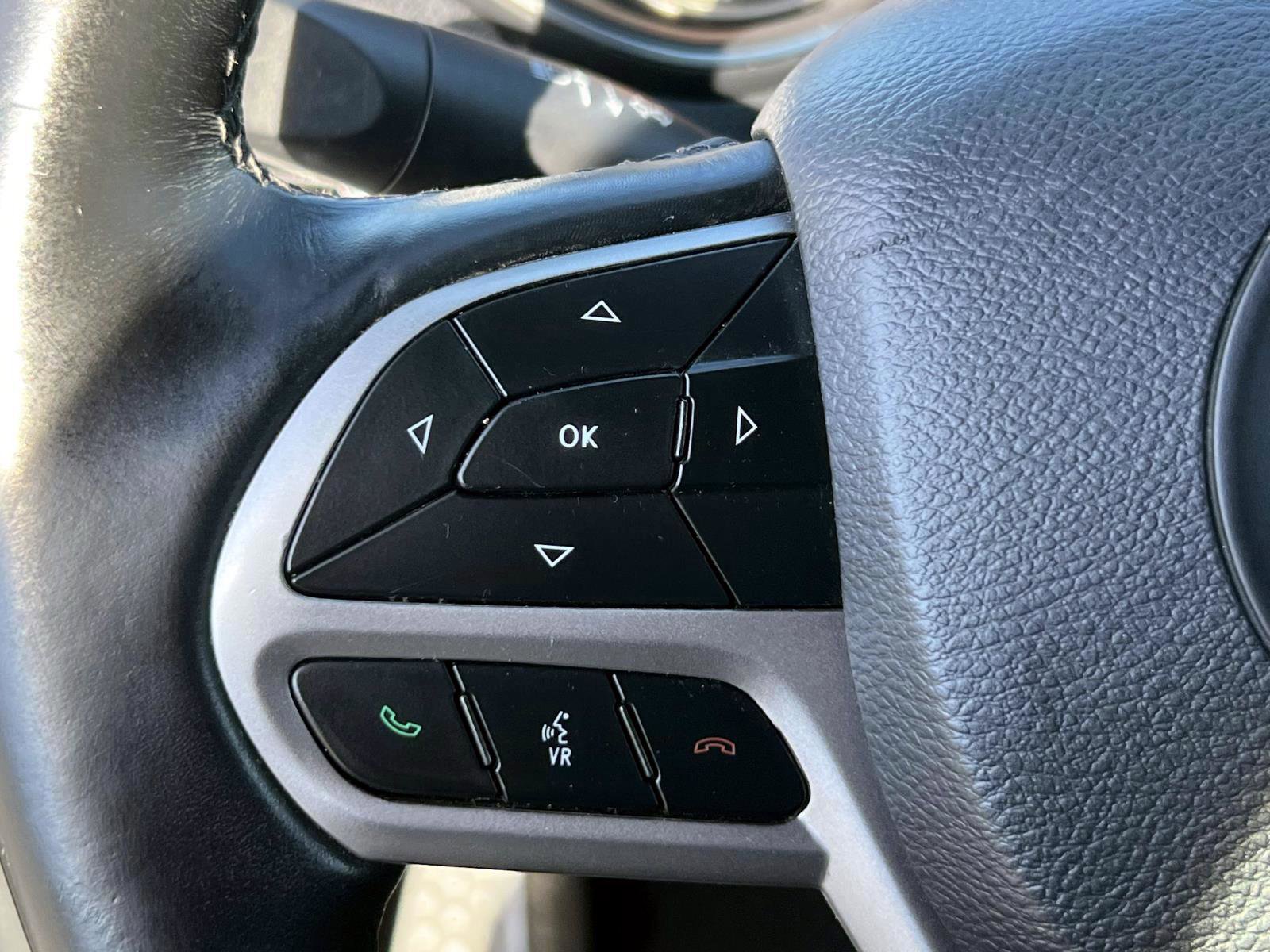 Used 2019 Jeep Cherokee High Altitude AWD/4WD image 19