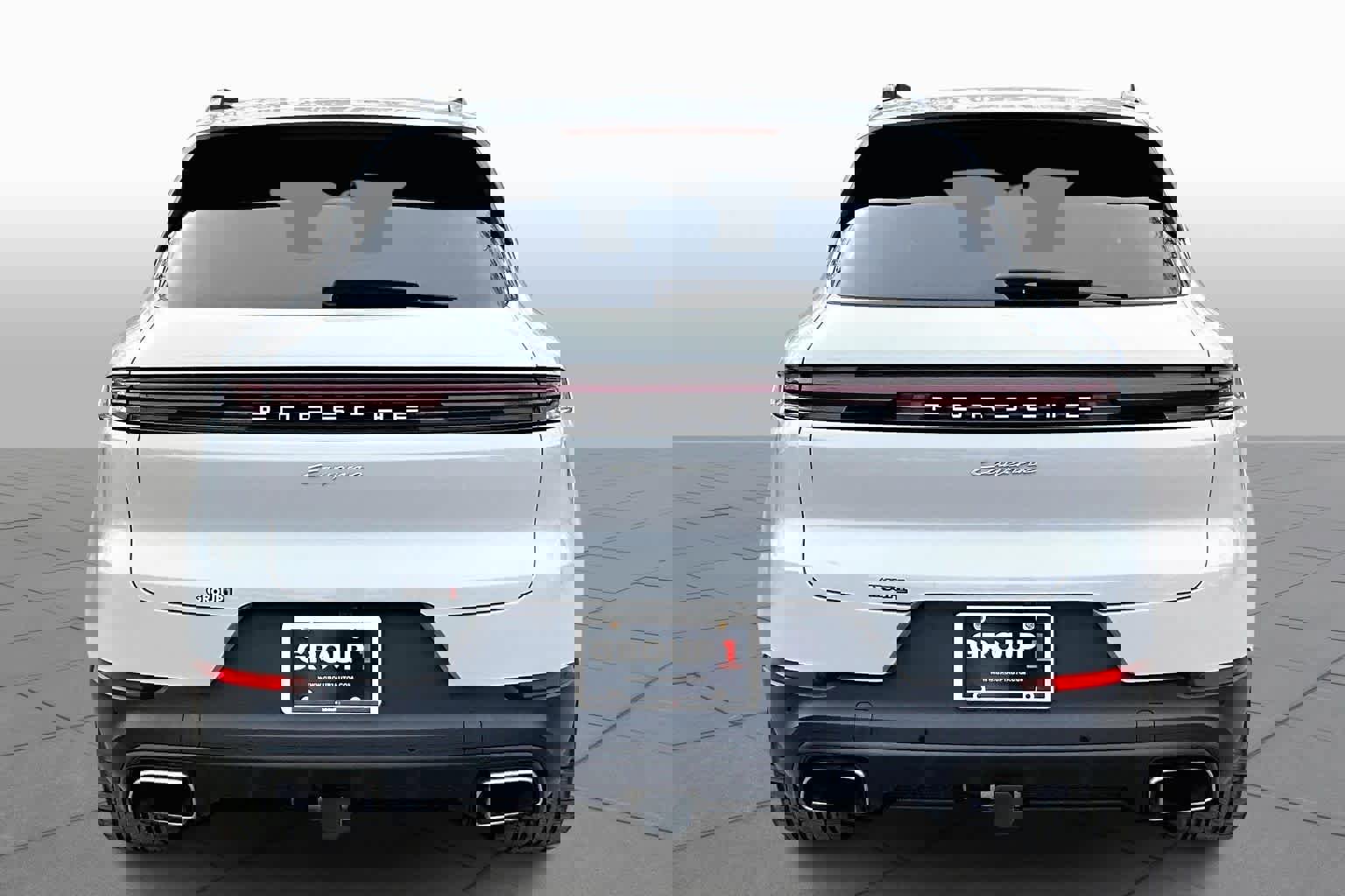 Used 2024 Porsche Cayenne image 5