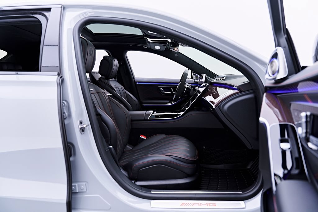 Used 2024 Mercedes-Benz S 63 AMG S w/ Rear Seat Package image 40