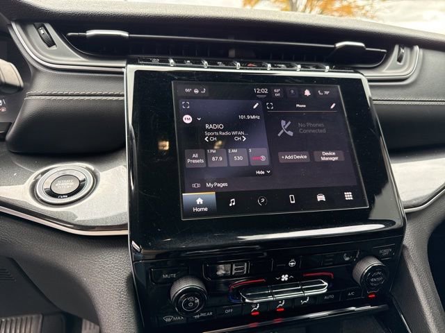 Used 2022 Jeep Grand Cherokee L Laredo image 5