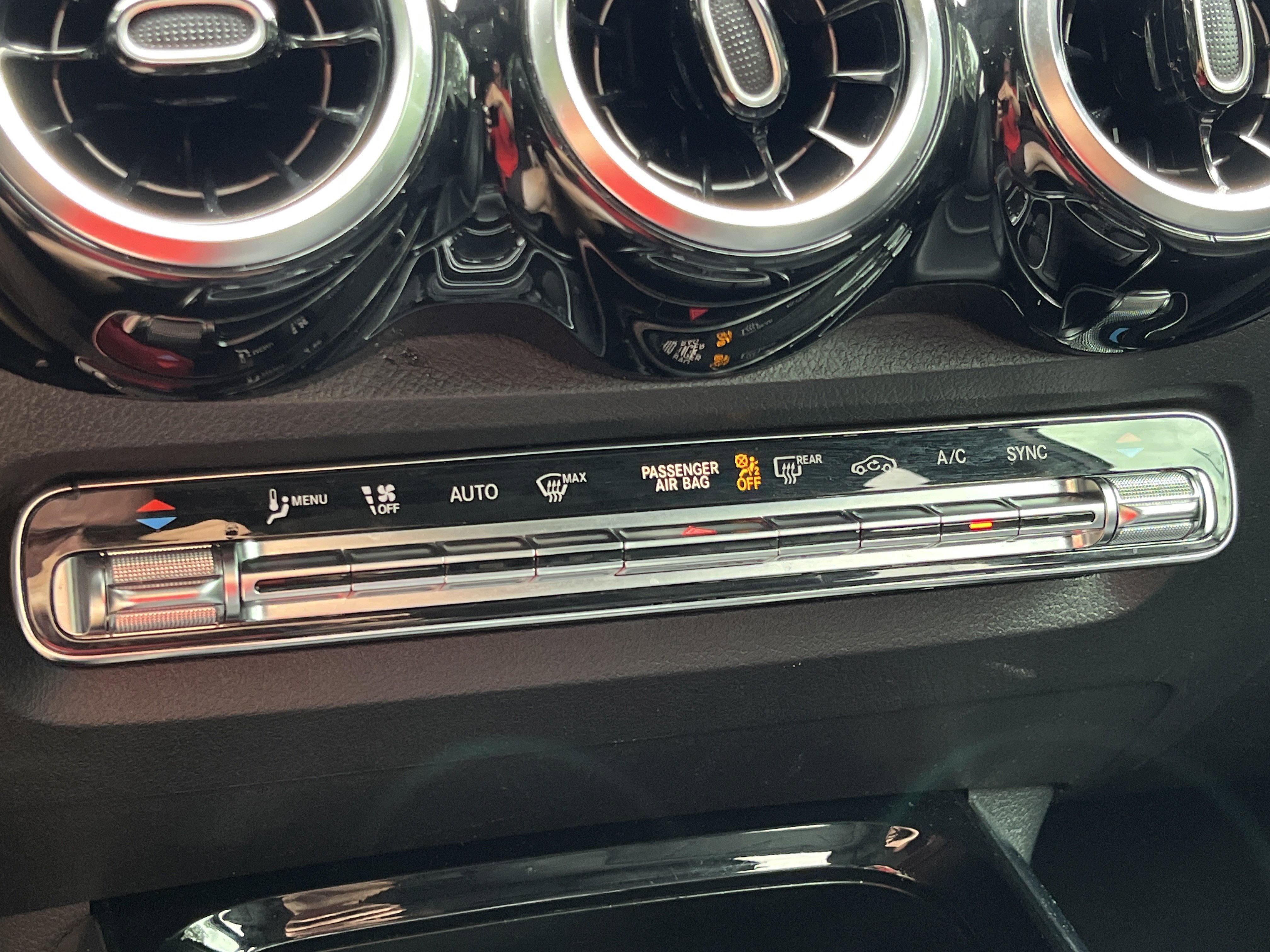 Used 2020 Mercedes-Benz GLB 250 4MATIC image 6