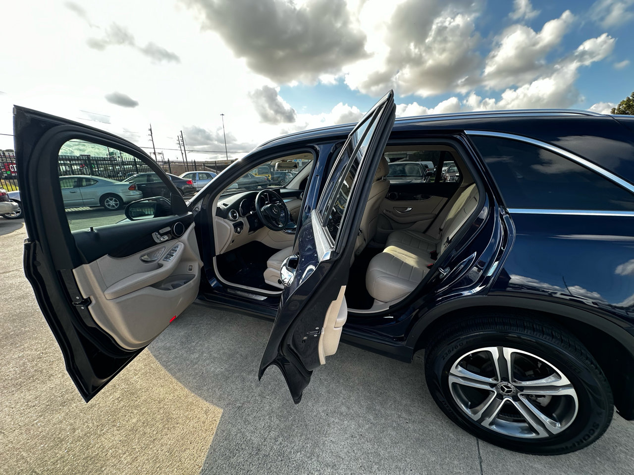 Used 2019 Mercedes-Benz GLC 300 image 33
