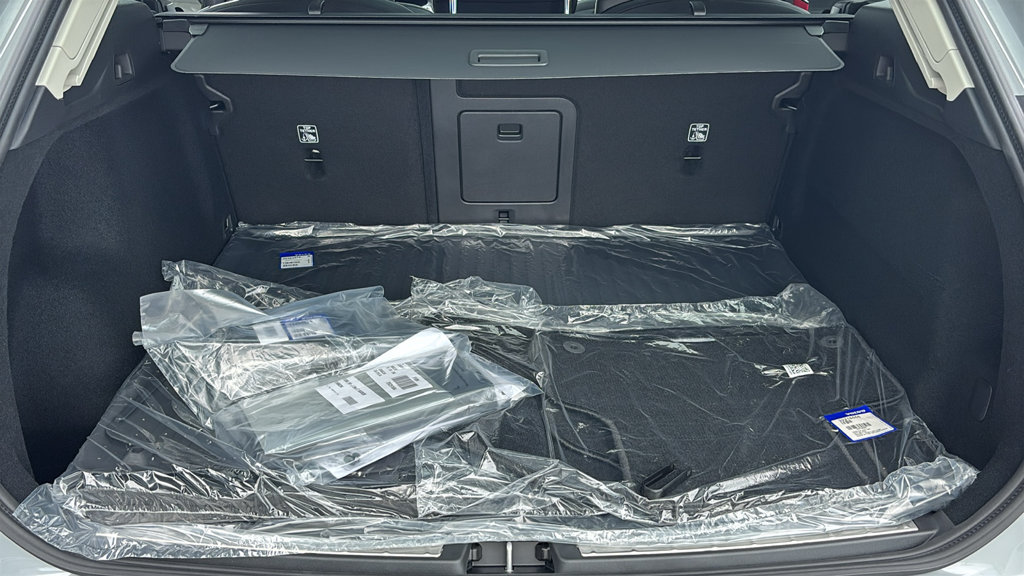 New 2027 Volvo XC60 B5 Plus AWD/4WD image 29