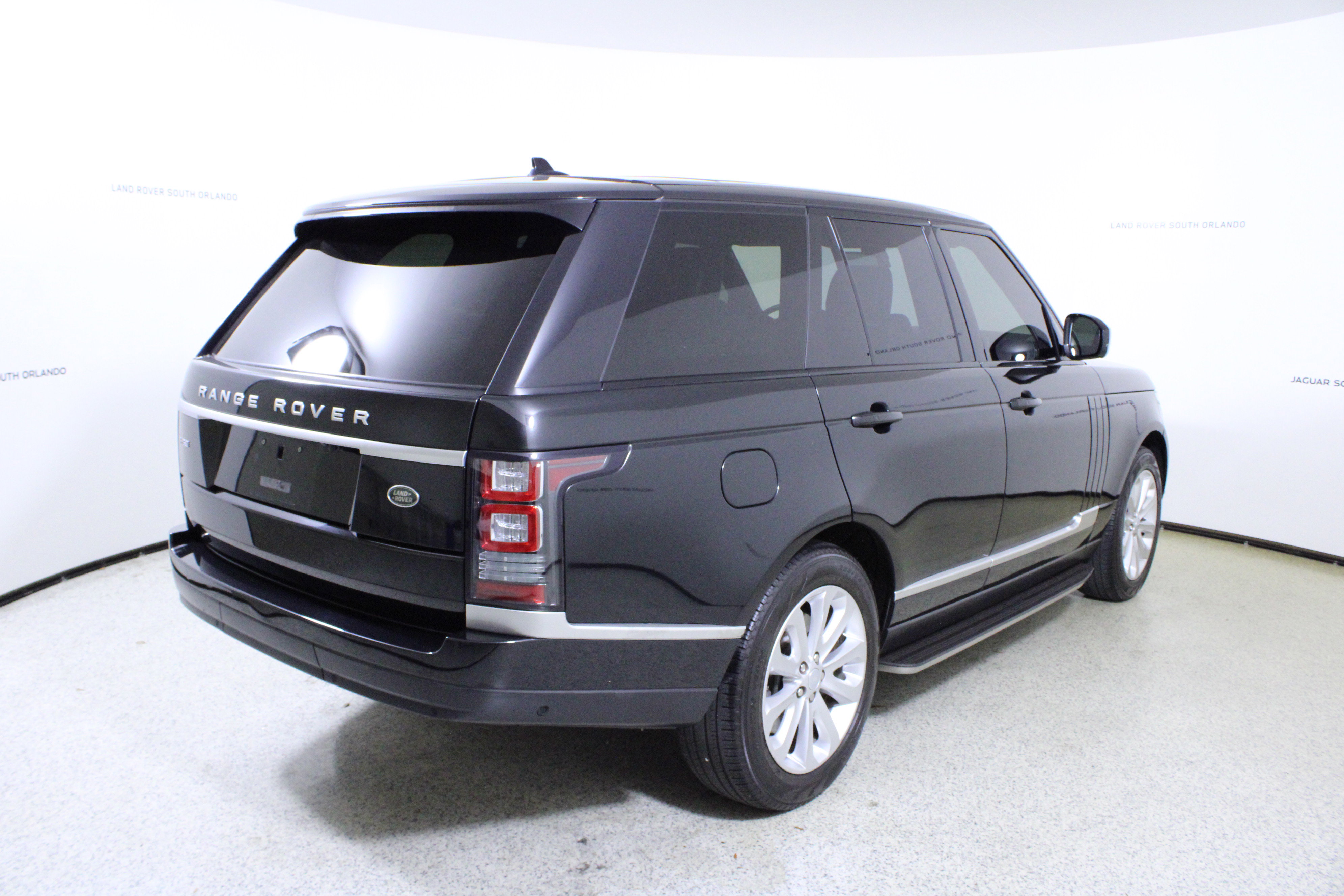 Used 2016 Land Rover Range Rover HSE image 7