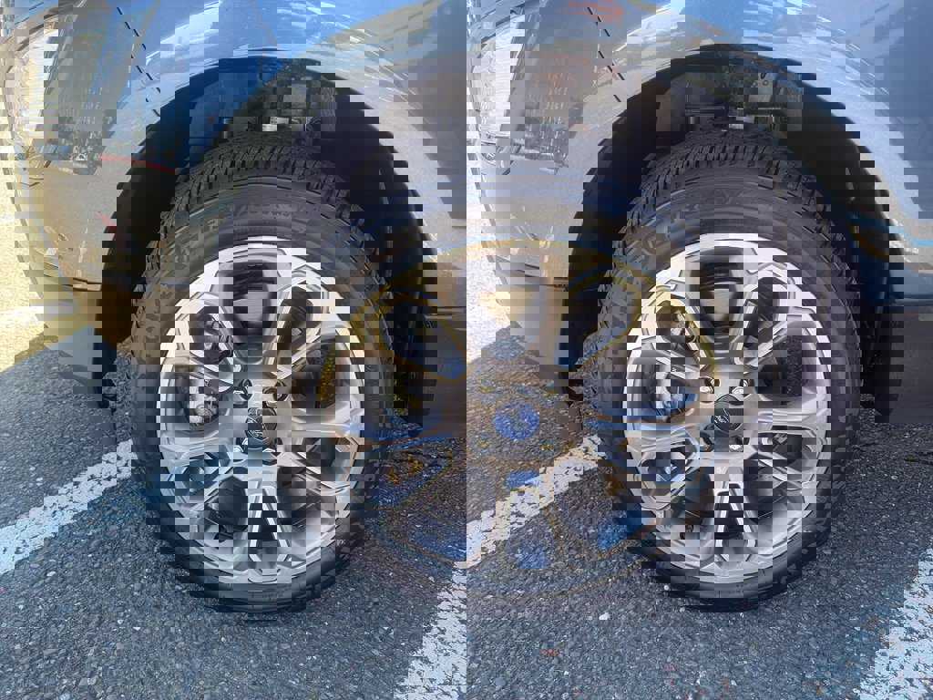 Used 2021 Ford EcoSport Titanium image 2