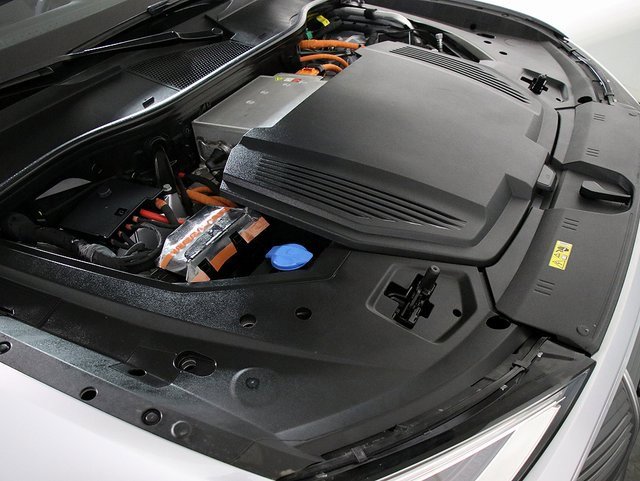 Used 2023 Audi e-tron Premium Plus w/ Premium Plus Package image 39