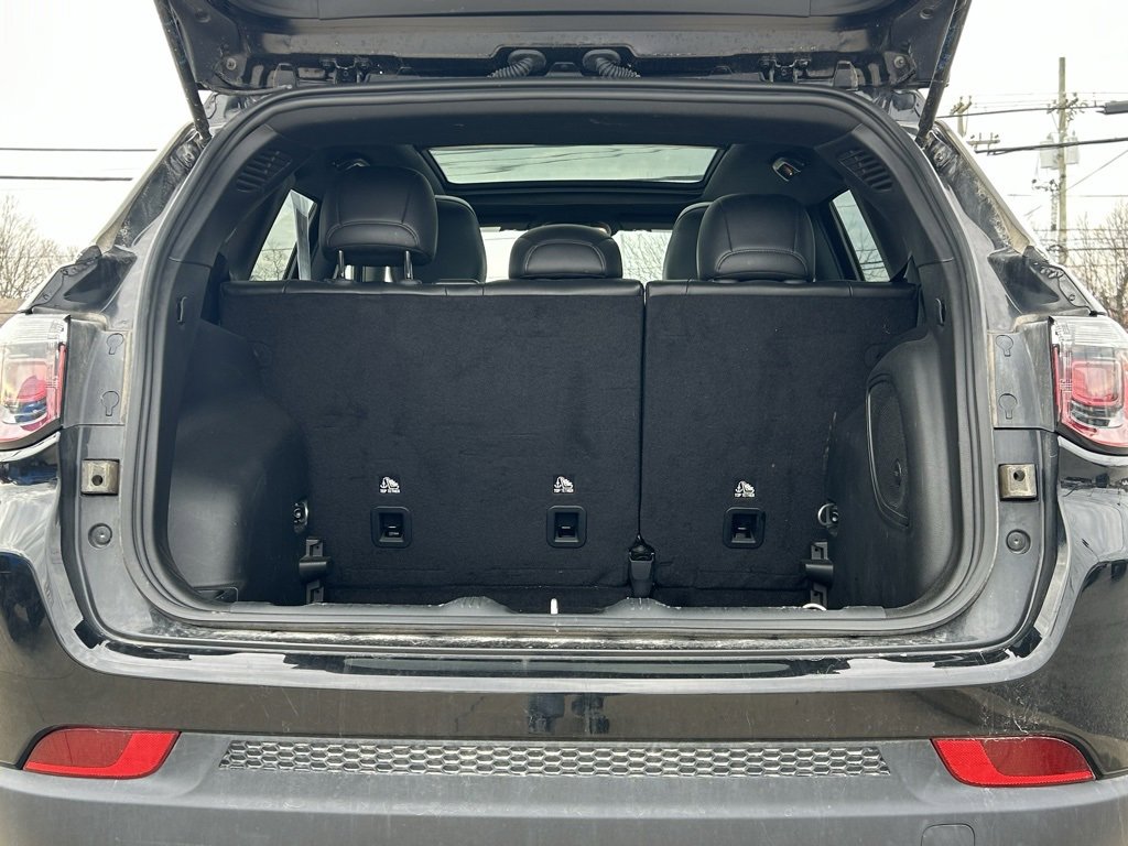 Used 2024 Jeep Compass Latitude w/ Sun and Sound Group image 8