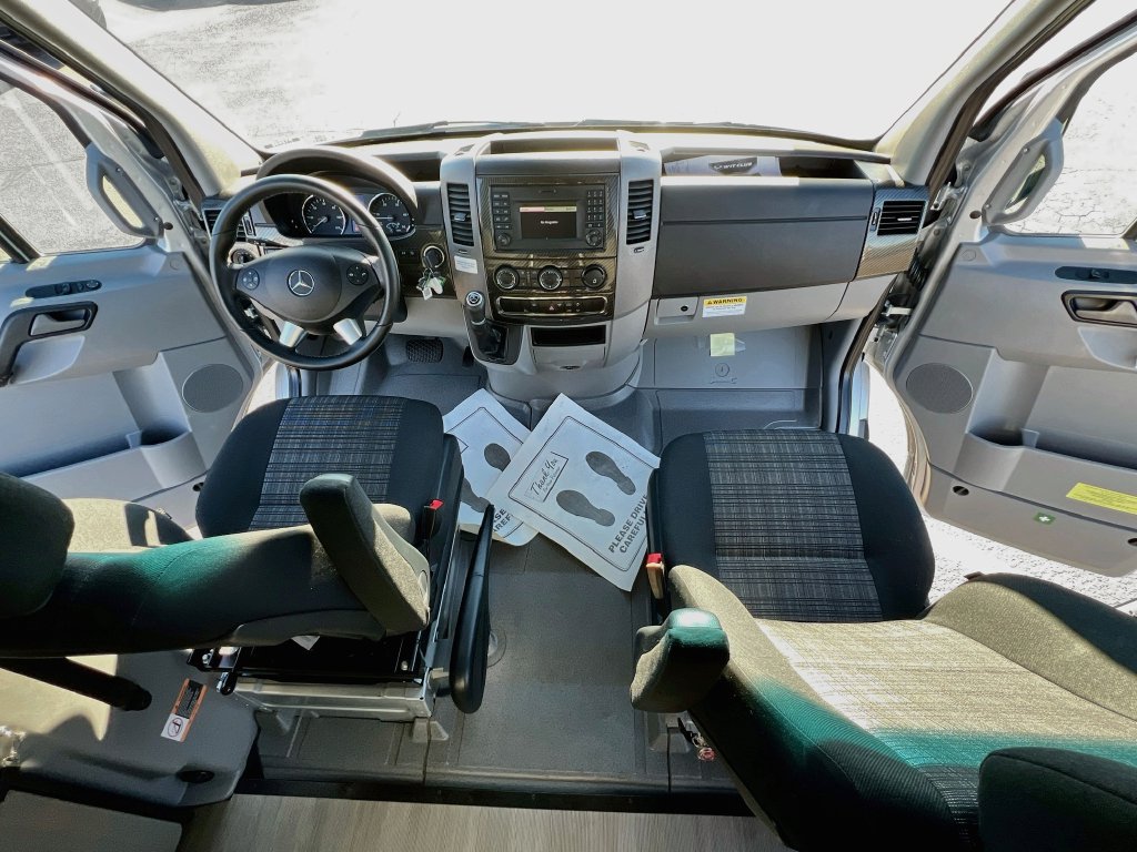 Used 2018 Mercedes-Benz Sprinter 2500 image 45