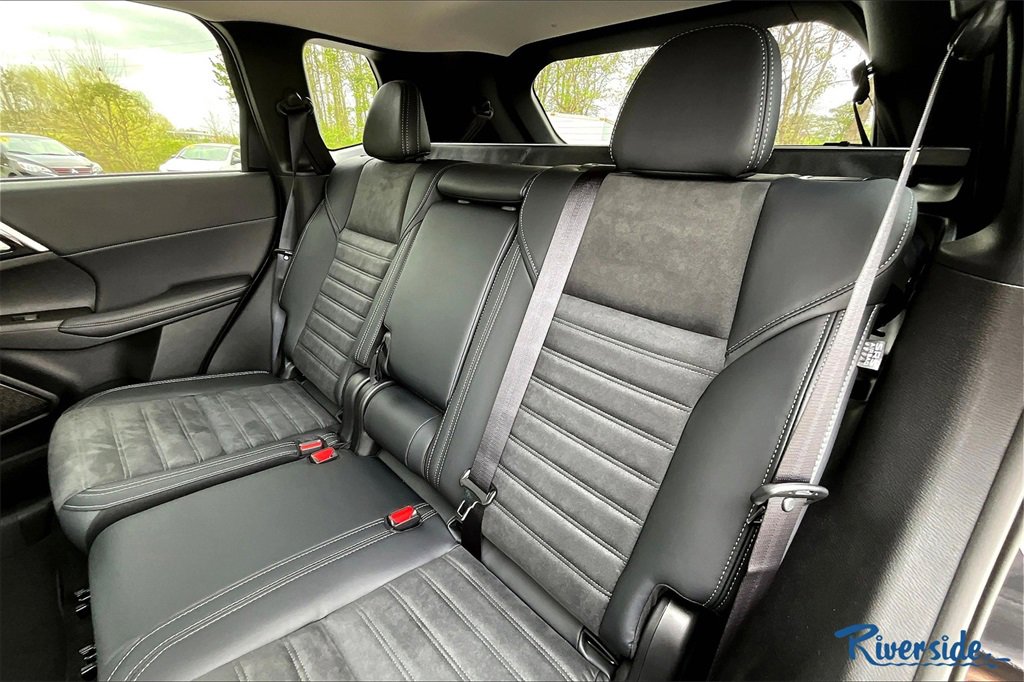 New 2025 Mitsubishi Outlander SE image 10