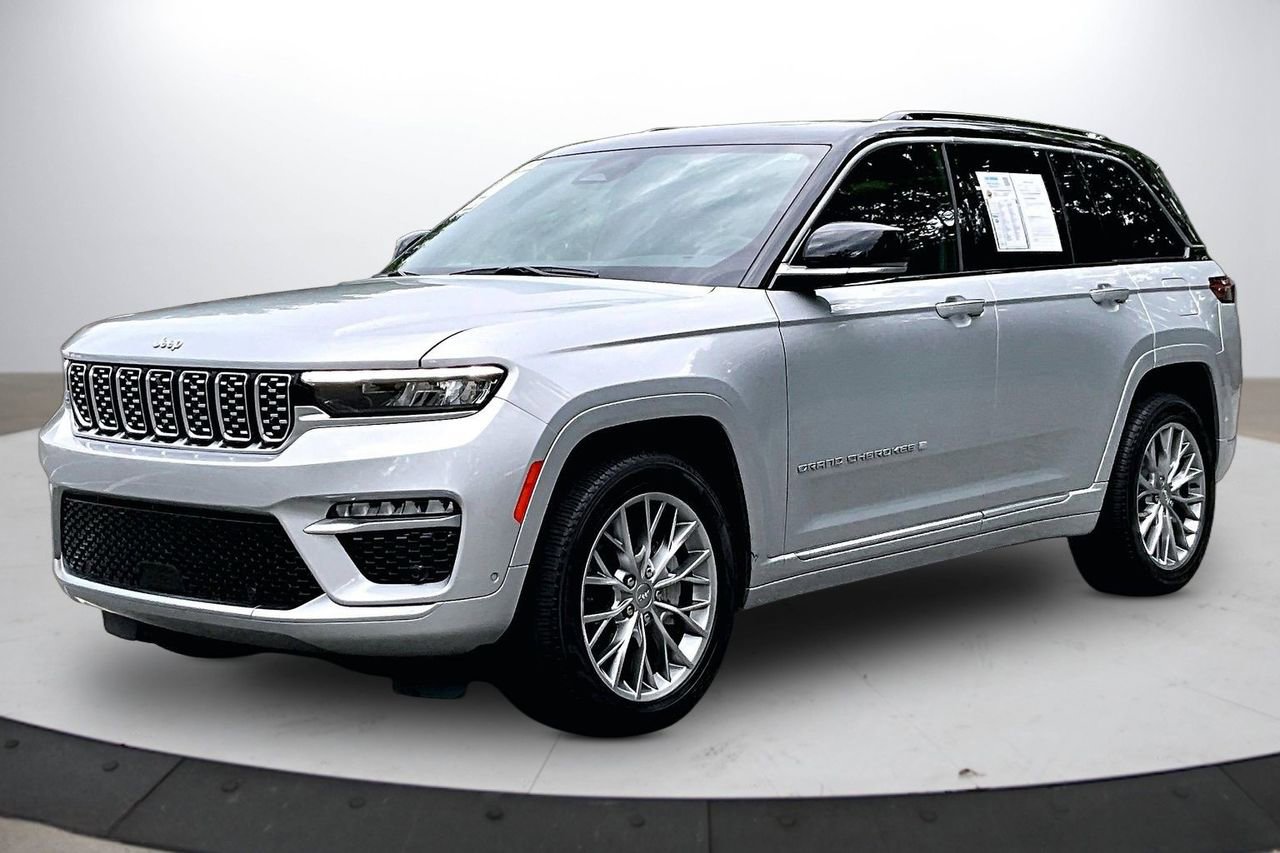 Used 2025 Jeep Grand Cherokee Summit AWD/4WD image 4