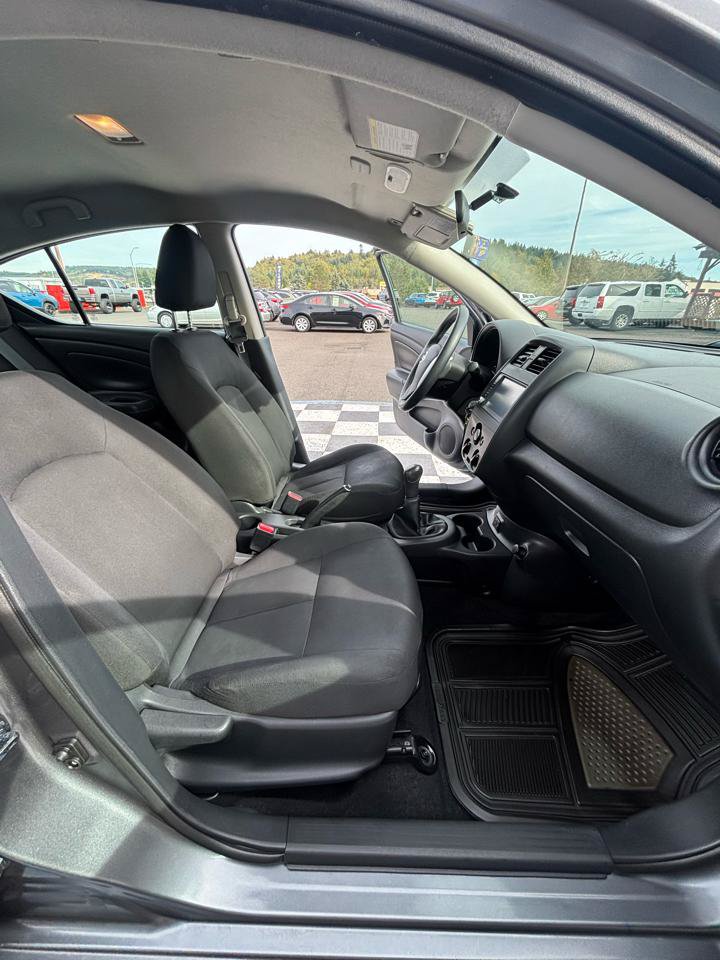 Used 2019 Nissan Versa S FWD image 22