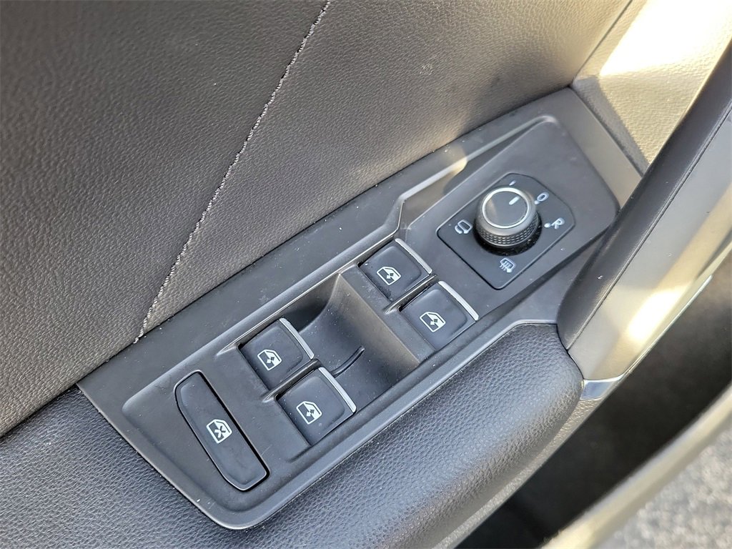 Used 2020 Volkswagen Tiguan SEL Premium R-Line w/ 3rd Row Seat Package image 23