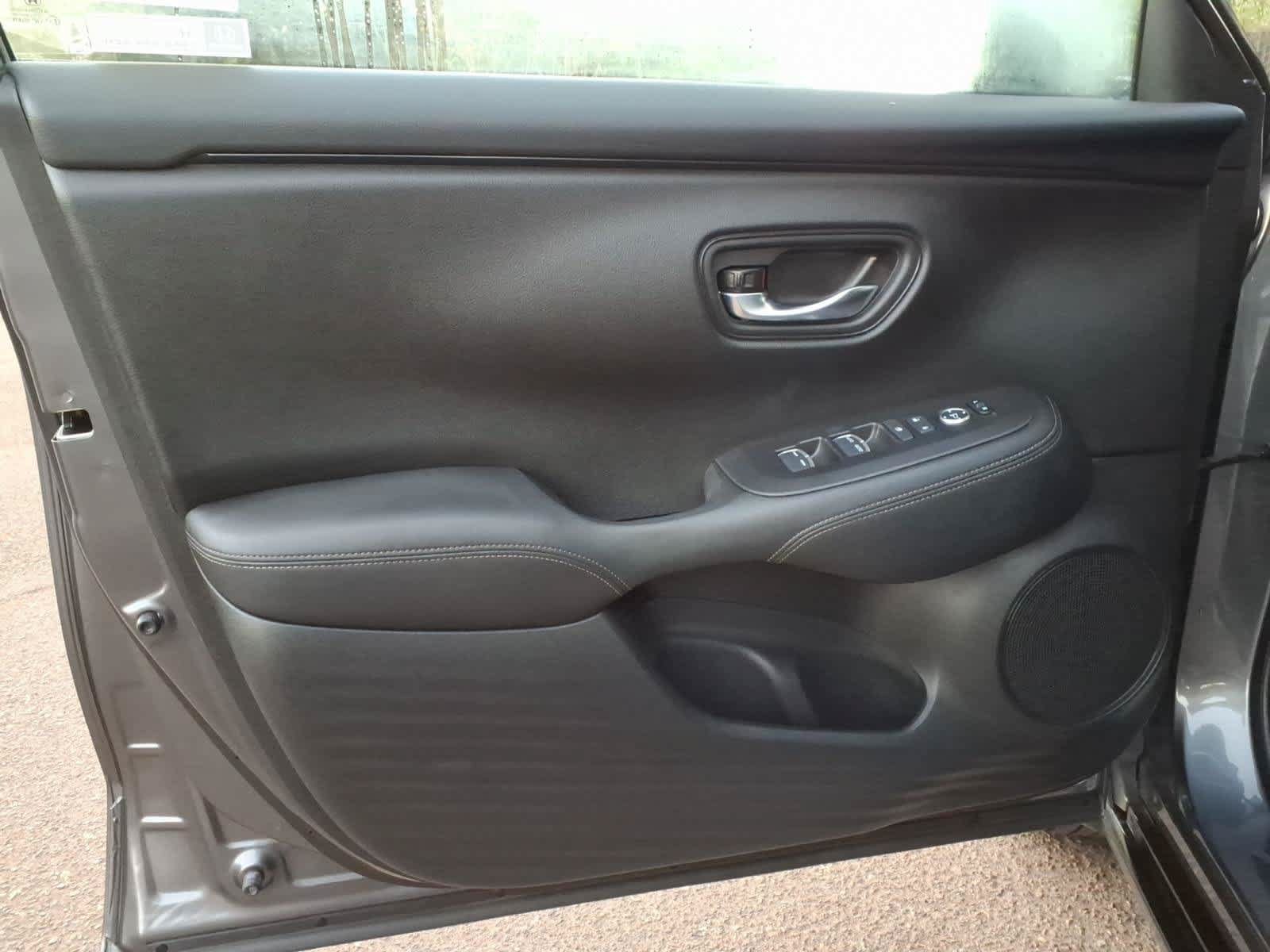 Used 2024 Honda HR-V EX-L image 12