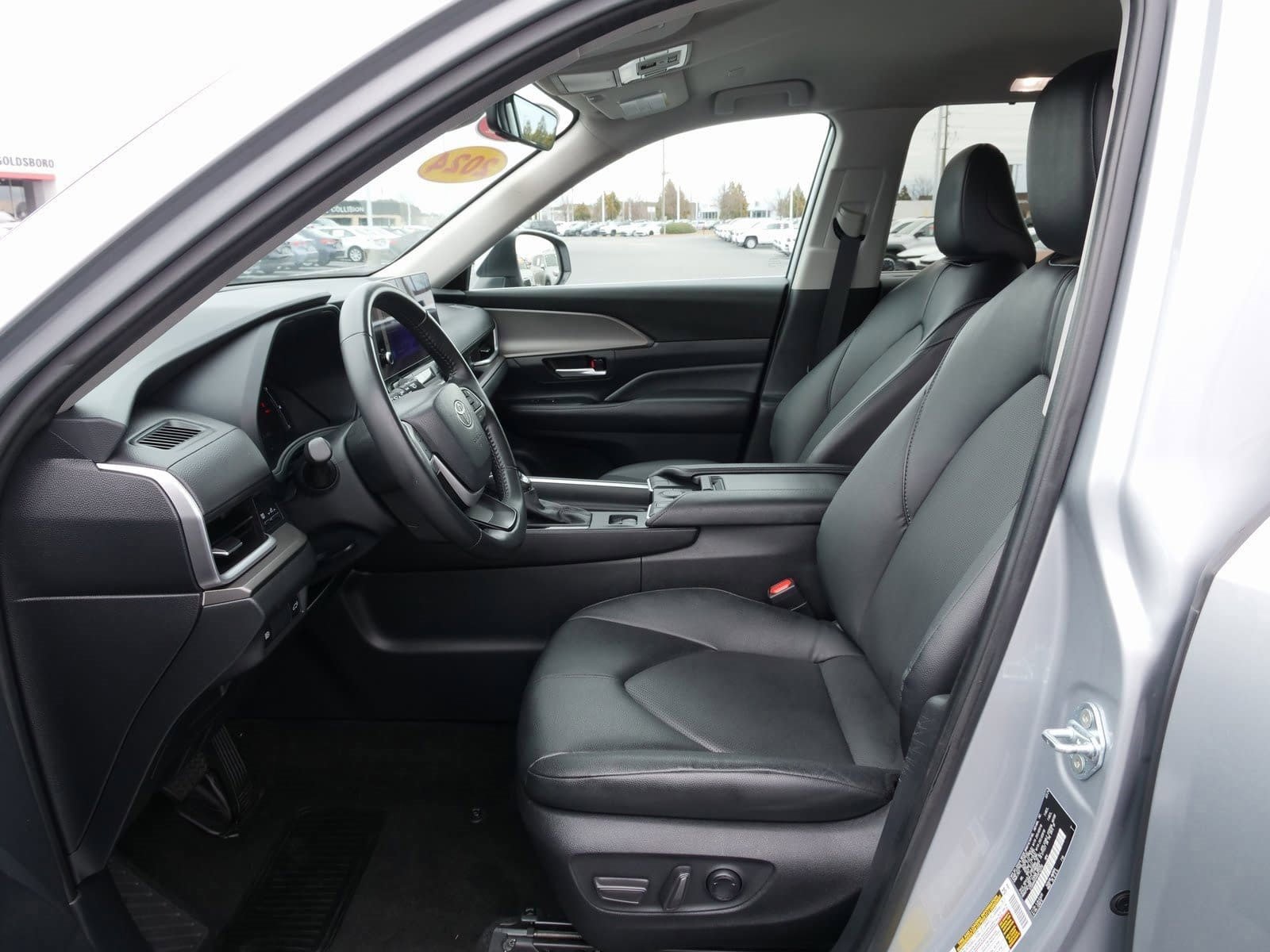 Used 2024 Toyota Grand Highlander XLE image 15