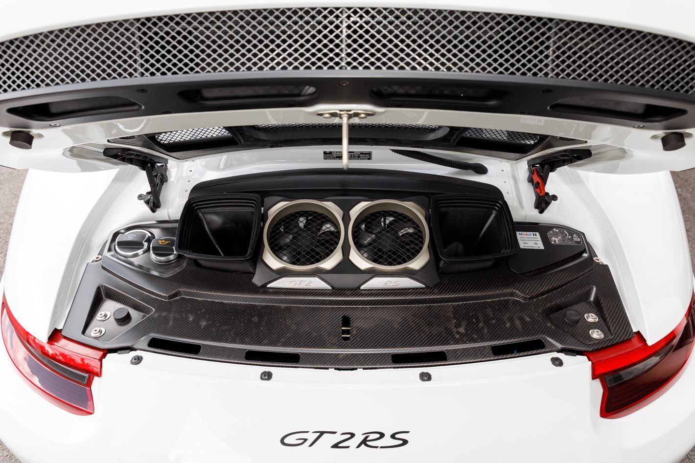 Used 2018 Porsche 911 GT2 RS w/ Weissach Package RWD image 58