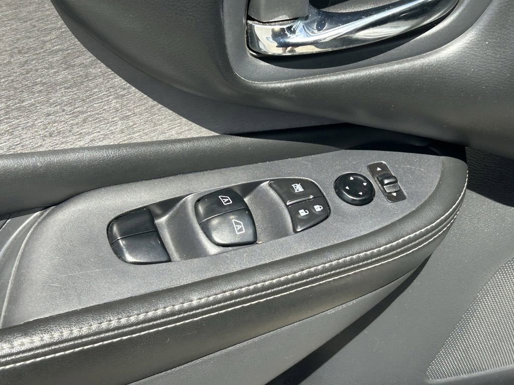 Used 2020 Nissan Murano SV image 24