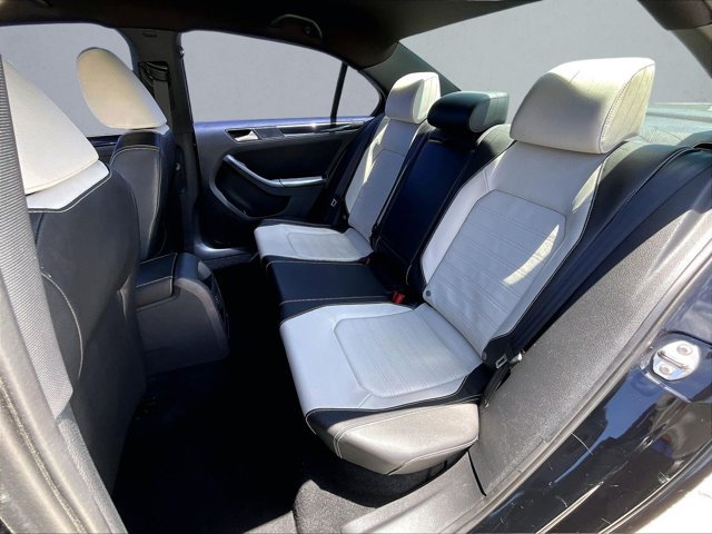 Used 2015 Volkswagen Jetta Sport FWD image 28