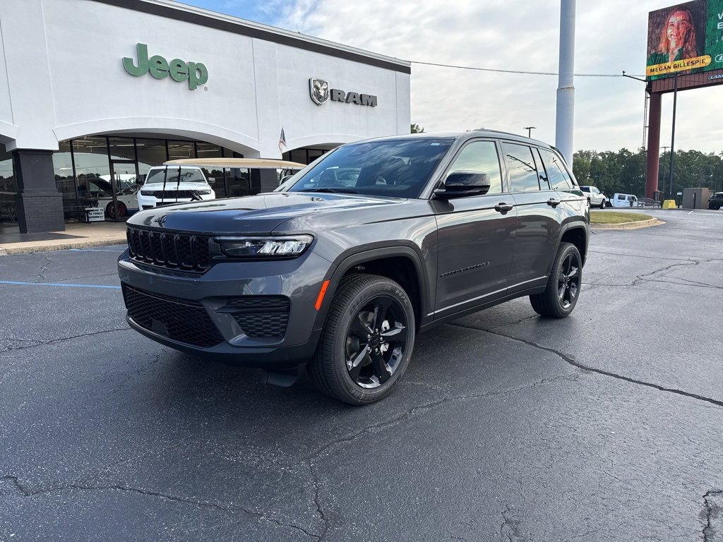 New 2025 Jeep Grand Cherokee Altitude