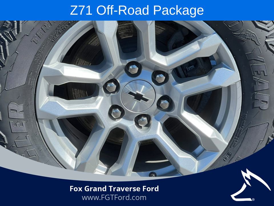 Used 2023 Chevrolet Silverado 1500 RST w/ Z71 Off-Road Package AWD/4WD image 10