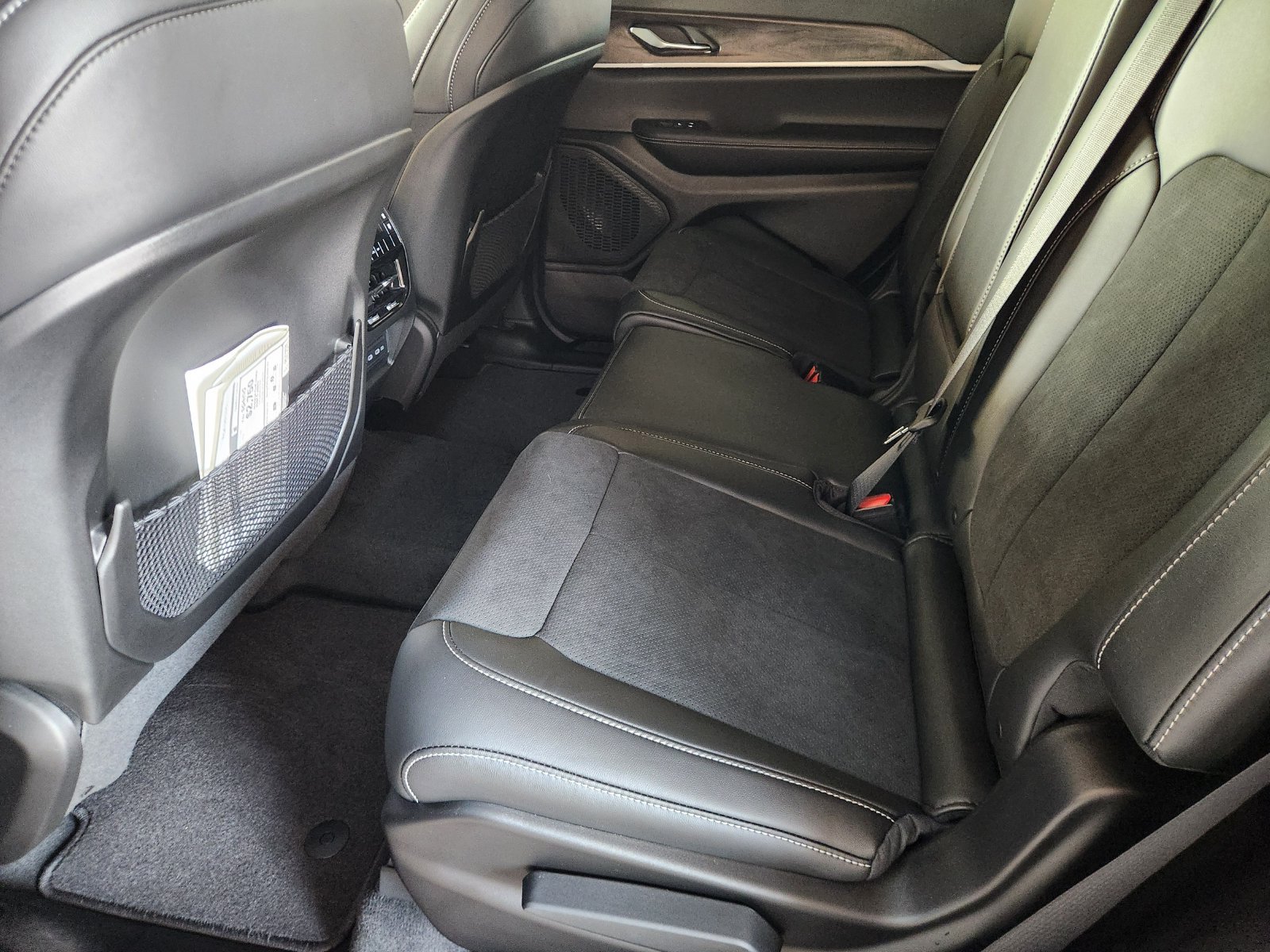 New 2026 Jeep Grand Cherokee L 4WD image 22