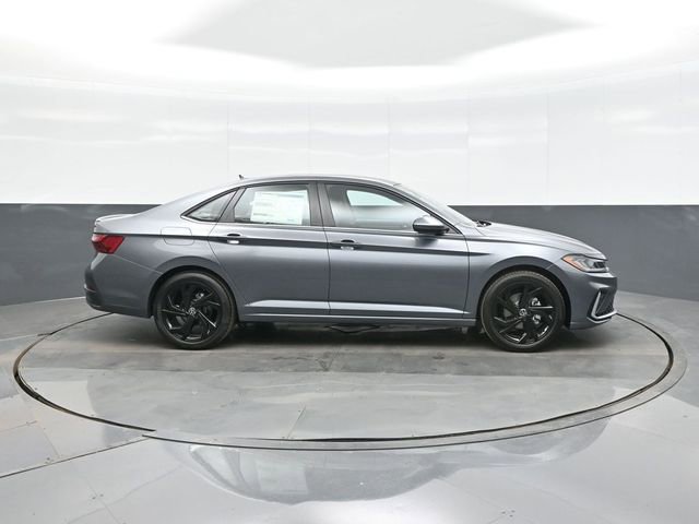 New 2026 Volkswagen Jetta SE image 8