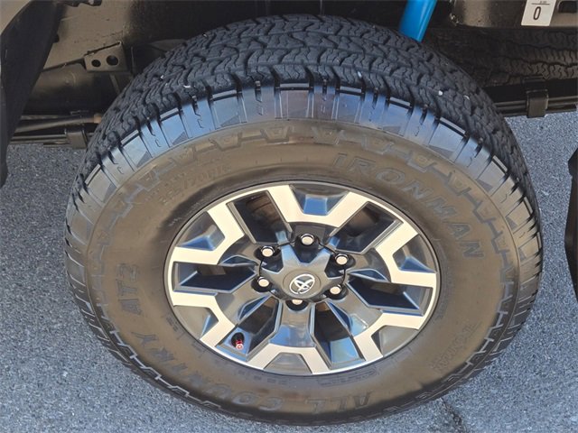 Used 2022 Toyota Tacoma TRD Off-Road w/ Technology Package image 11