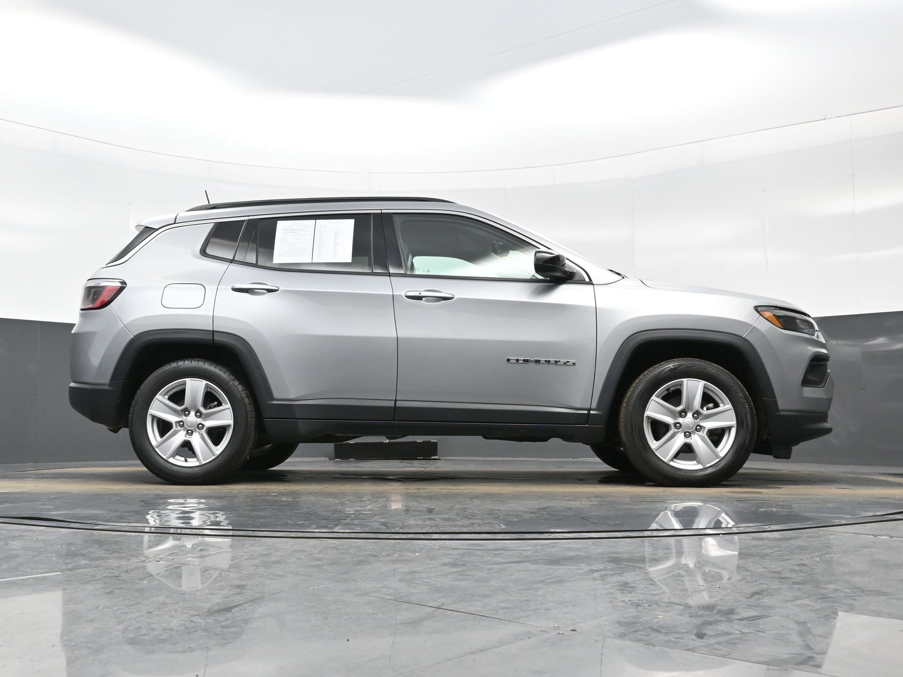 Used 2022 Jeep Compass Latitude w/ Convenience Group image 31