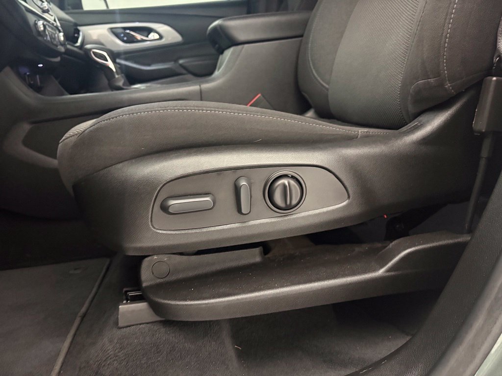 Used 2022 Chevrolet Traverse LT FWD image 27