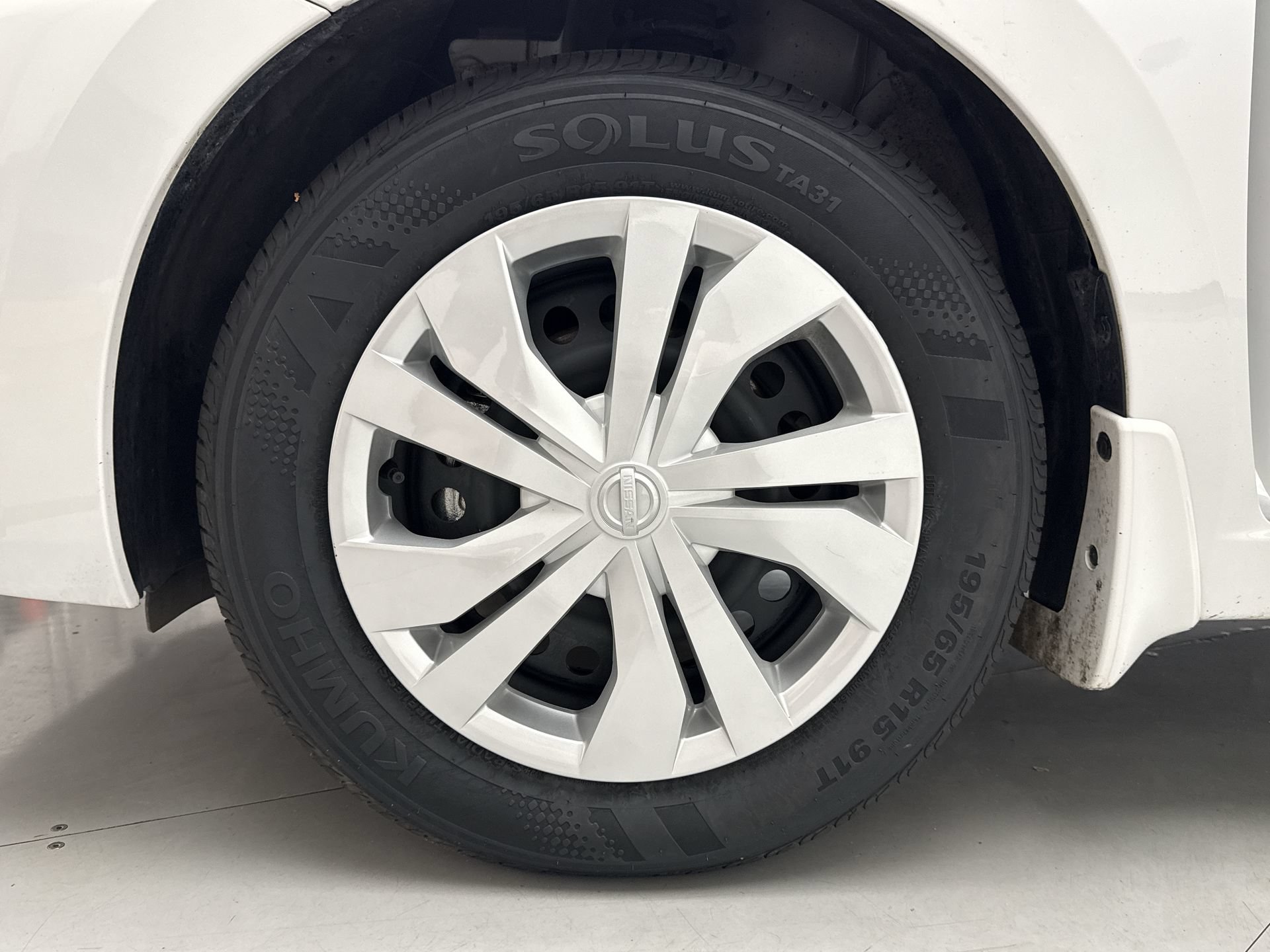 Used 2024 Nissan Versa S FWD image 21