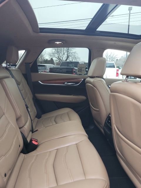 Used 2017 Cadillac XT5 Platinum w/ Driver Assist Package image 15