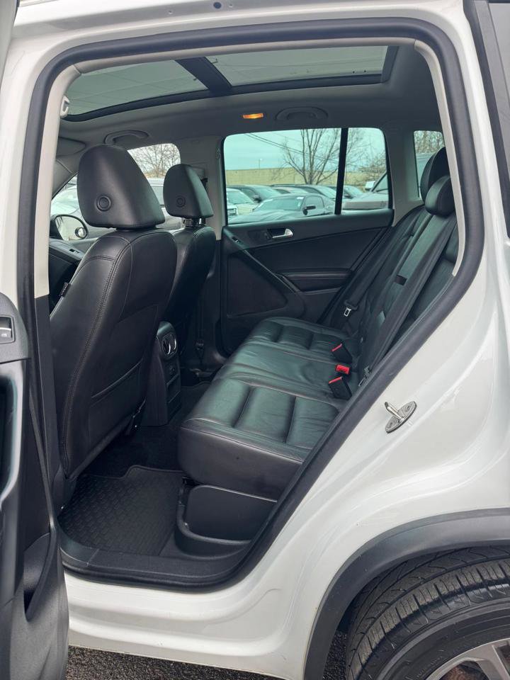 Used 2017 Volkswagen Tiguan Sport image 15