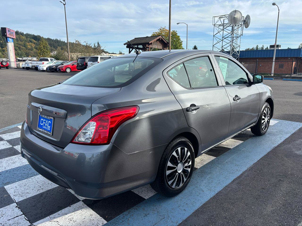 Used 2019 Nissan Versa S FWD image 5