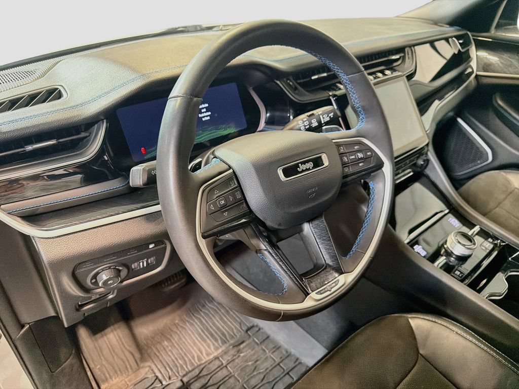 Used 2023 Jeep Grand Cherokee Trailhawk AWD/4WD image 11