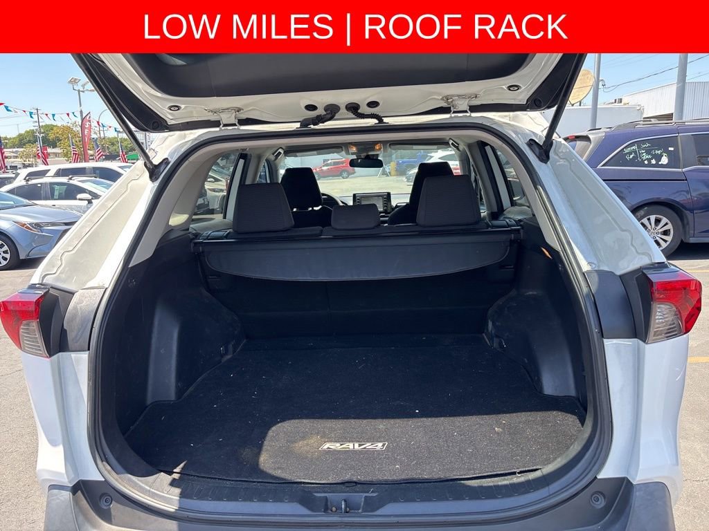 Used 2021 Toyota RAV4 LE FWD image 10