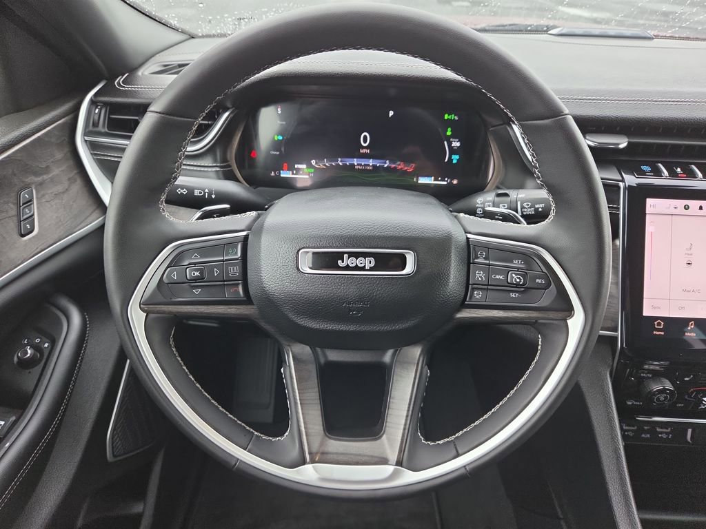 Used 2024 Jeep Grand Cherokee Limited 4xe image 31