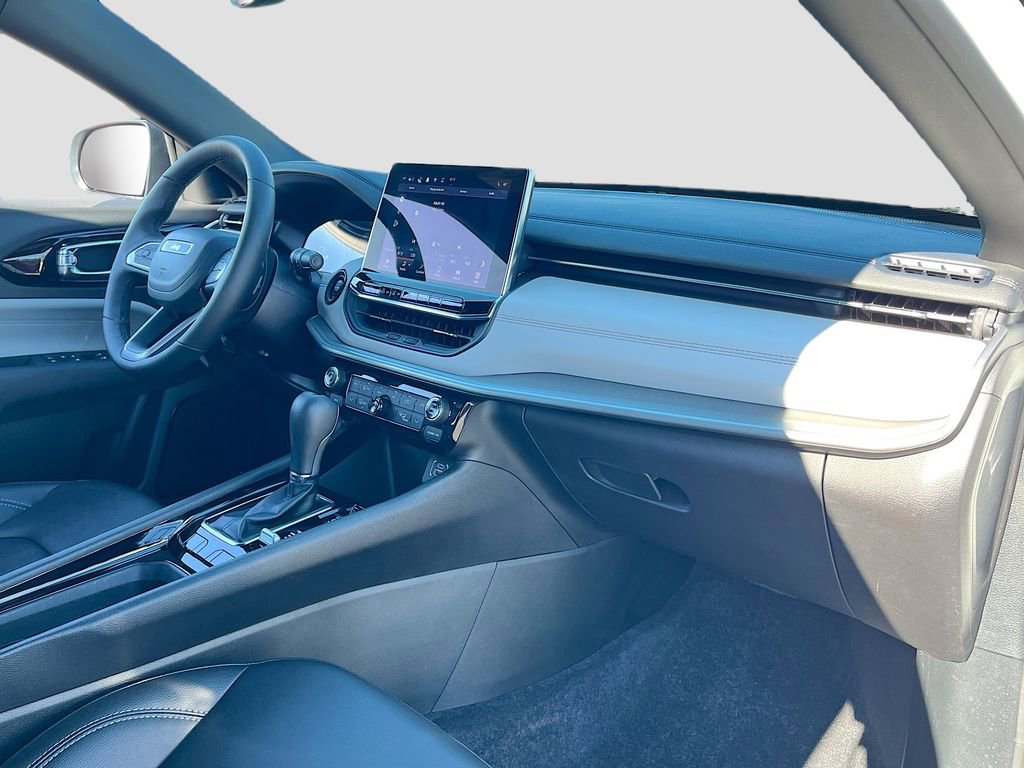 Certified 2025 Jeep Compass Limited image 26