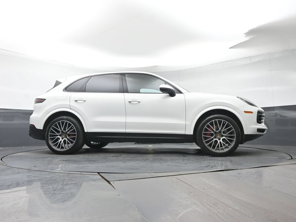Used 2022 Porsche Cayenne AWD/4WD image 40