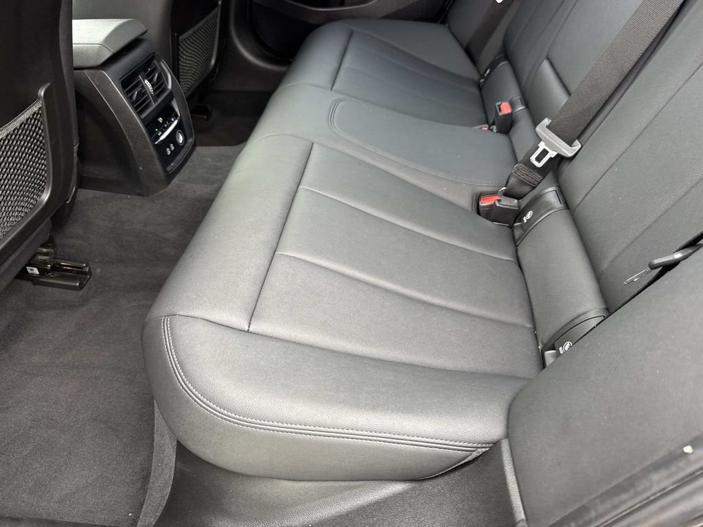 Used 2020 BMW 330i xDrive Sedan w/ Convenience Package AWD/4WD image 15