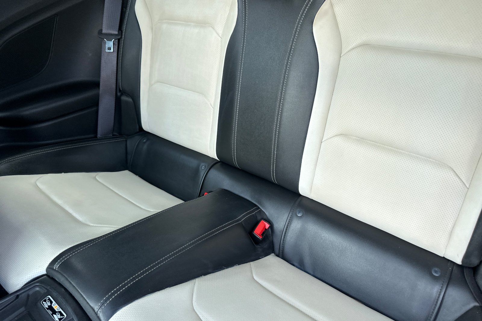 Used 2016 Chevrolet Camaro LT RWD image 14
