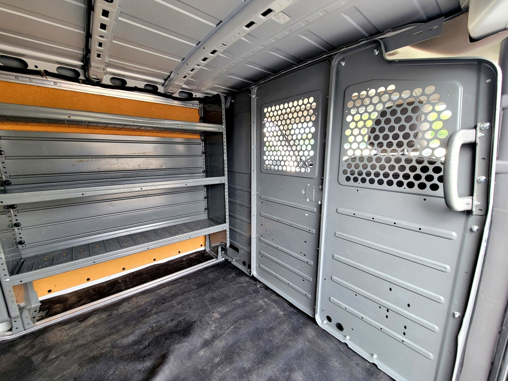 Used 2020 Nissan NV 2500 SV image 34