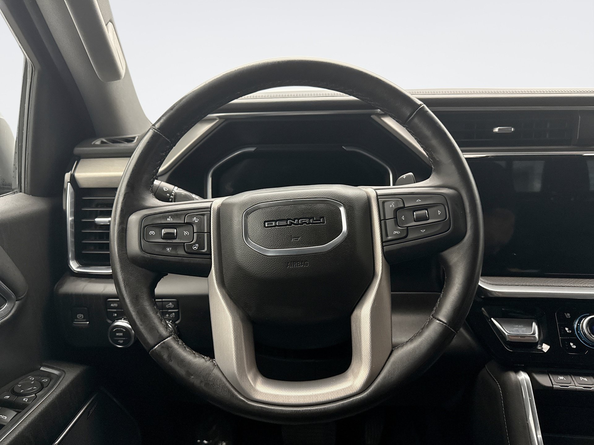 Used 2022 GMC Sierra 1500 Denali AWD/4WD image 12