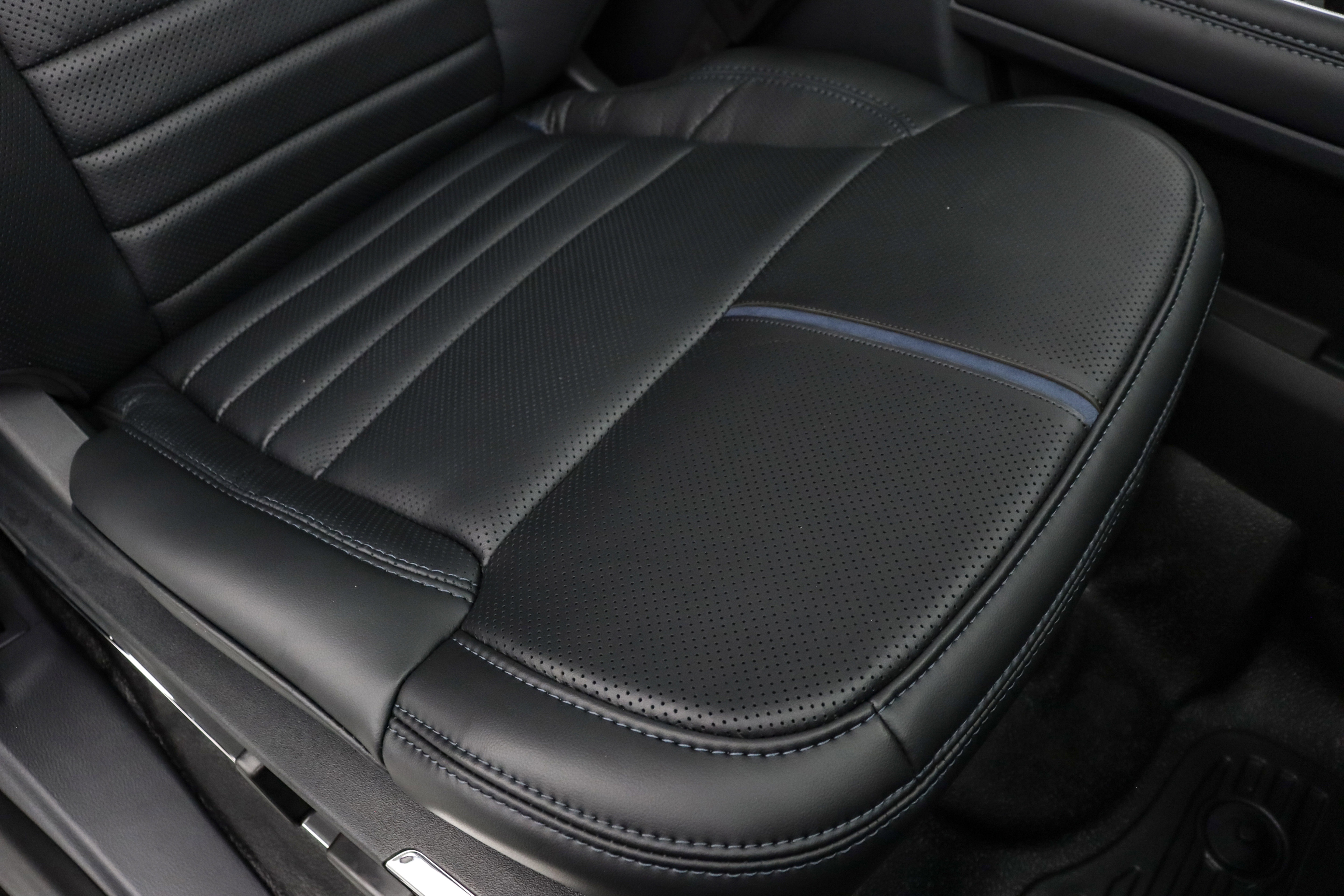 New 2026 Ford F350 Platinum w/ Tremor Off-Road Package image 31
