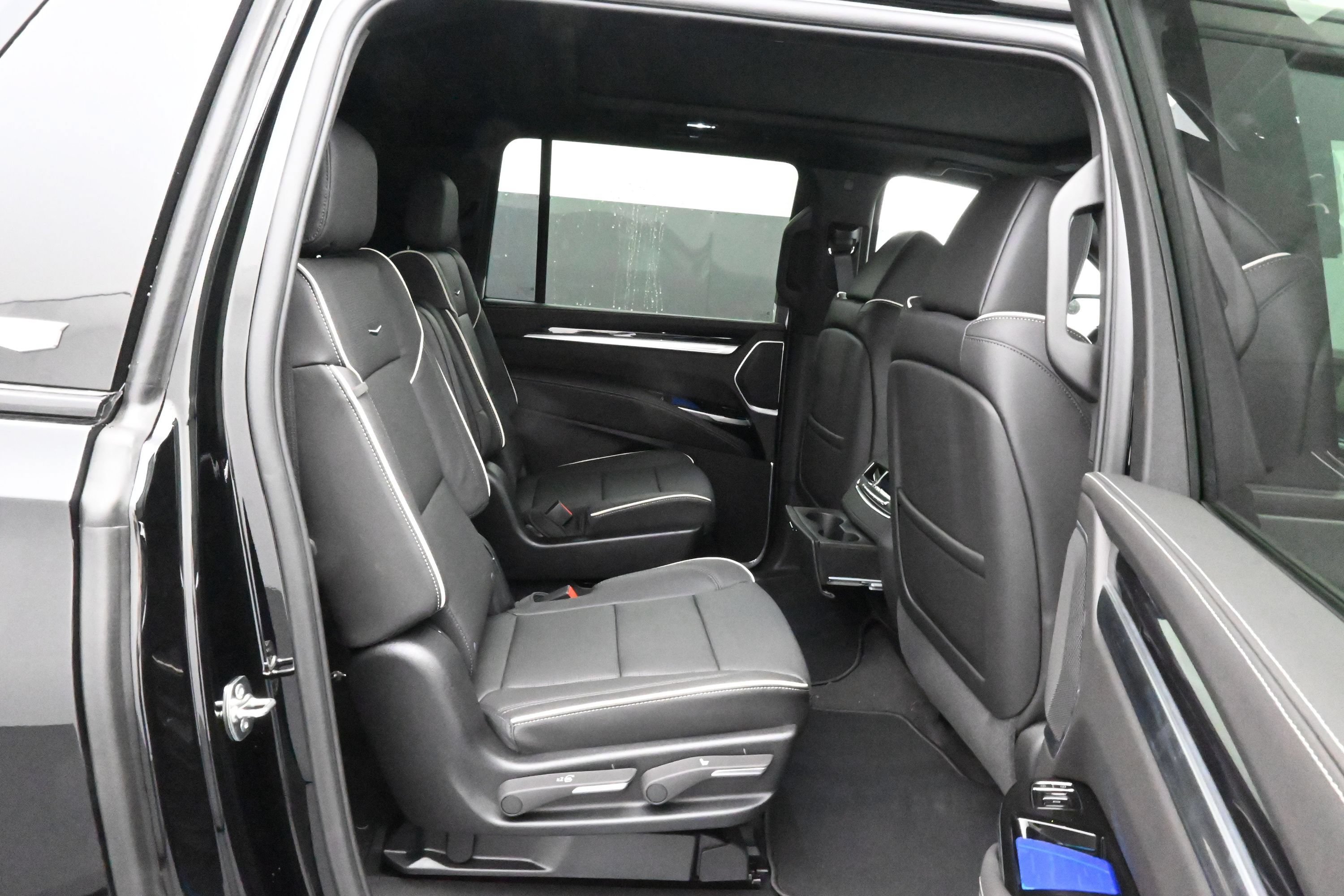 New 2026 Cadillac Escalade ESV Sport w/ Touring Package AWD/4WD image 12