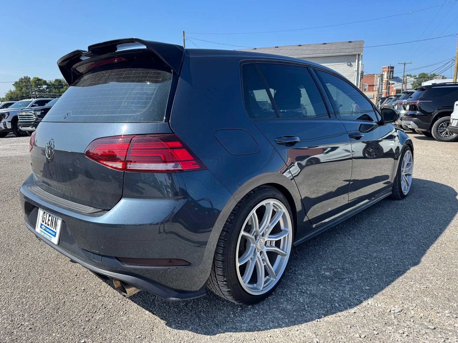 Used 2018 Volkswagen Golf 4-Door FWD image 6